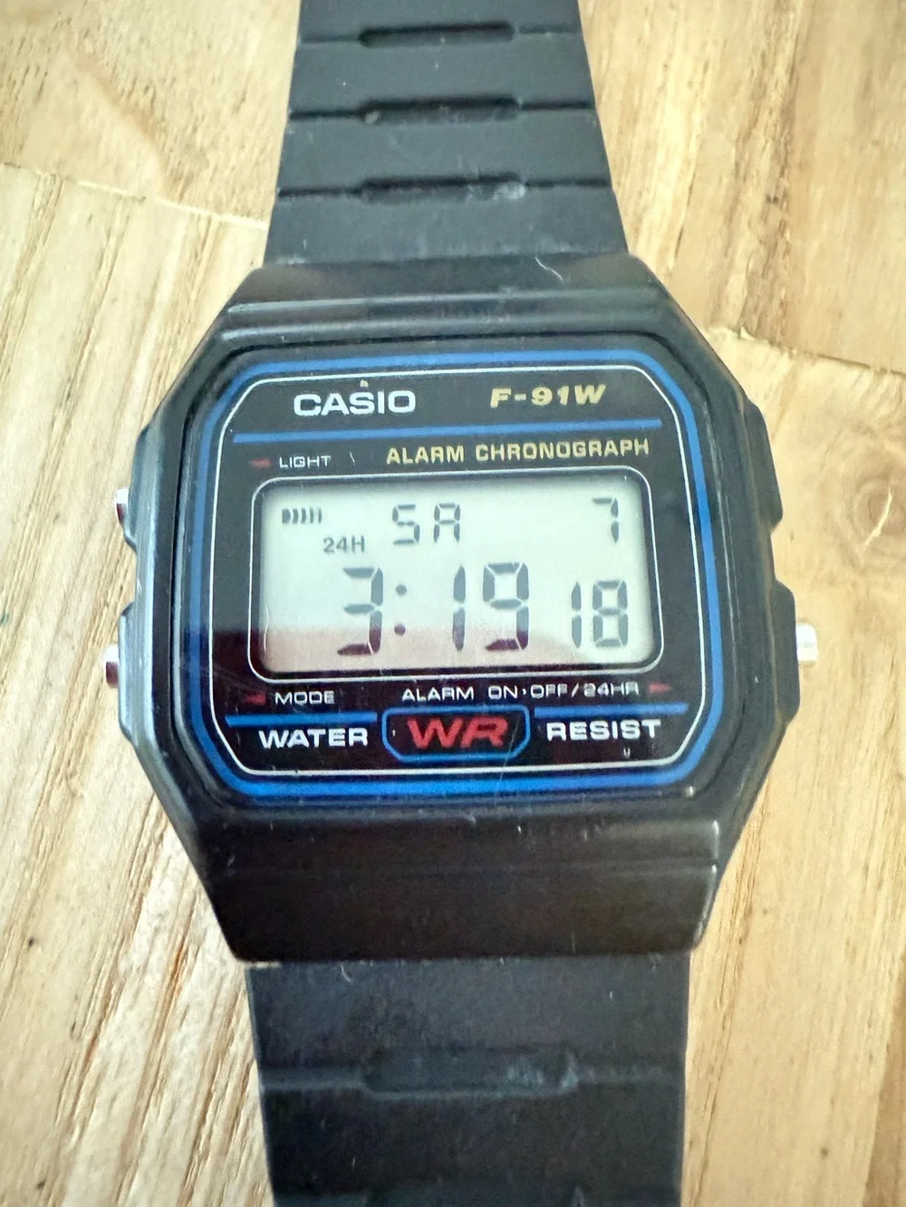 Casio digital F-91W black digital watch NEW BATTERY